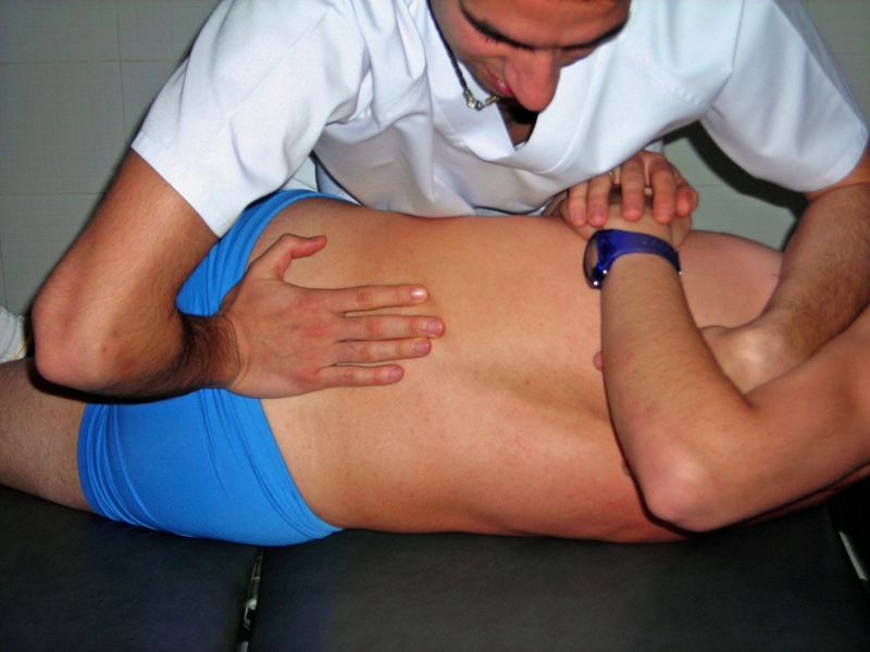 osteopathe-GRIMAUD-min_osteopathy-212590